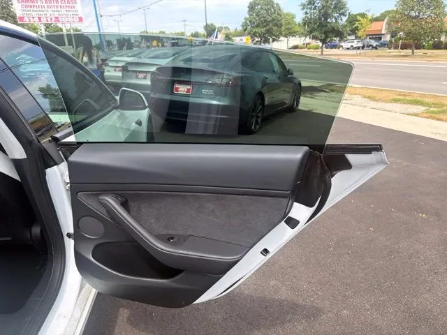 Tesla Model 3 photo 23