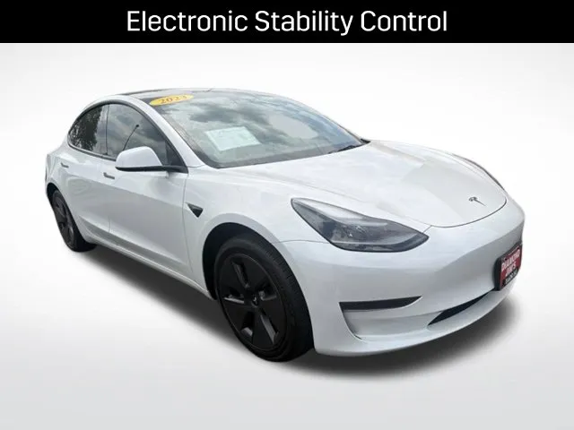 Tesla Model 3 photo 8