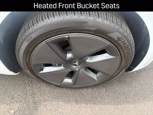 Tesla Model 3 photo 13