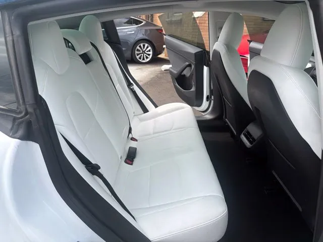 Tesla Model 3 photo 22