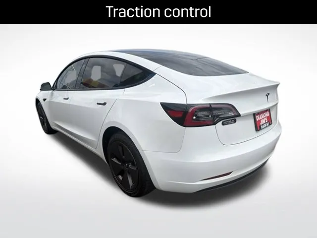 Tesla Model 3 photo 3