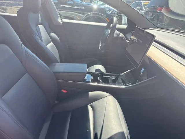 Tesla Model 3 photo 20