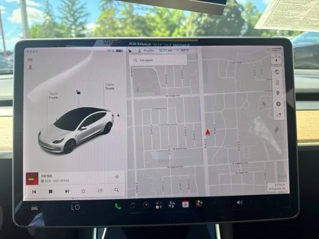 Tesla Model 3 photo 27
