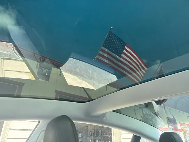 Tesla Model 3 photo 32