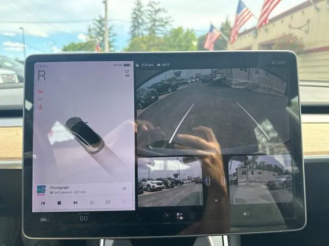 Tesla Model 3 photo 30