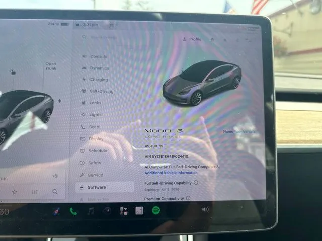 Tesla Model 3 photo 28