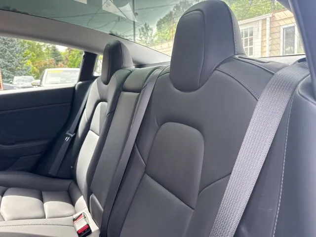 Tesla Model 3 photo 13