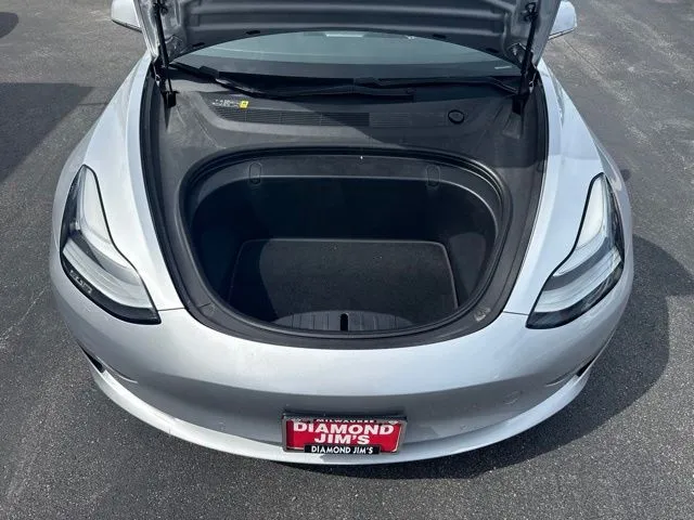 Tesla Model 3 photo 23