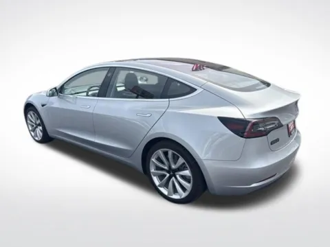 More photos of 2018 Tesla Model 3 Long Range at Diamond Jim's Motor Cars, WI