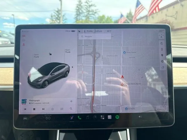 Tesla Model 3 photo 27