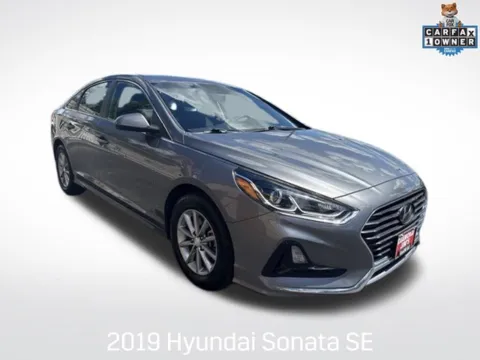 Gray 2019 Hyundai Sonata SE for sale in Milwaukee, WI