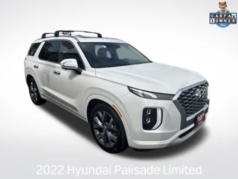 White 2022 Hyundai Palisade Limited for sale in Milwaukee, WI