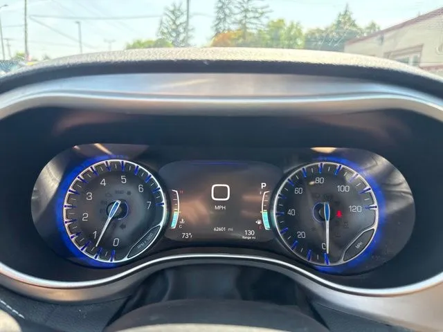 Chrysler Pacifica photo 27