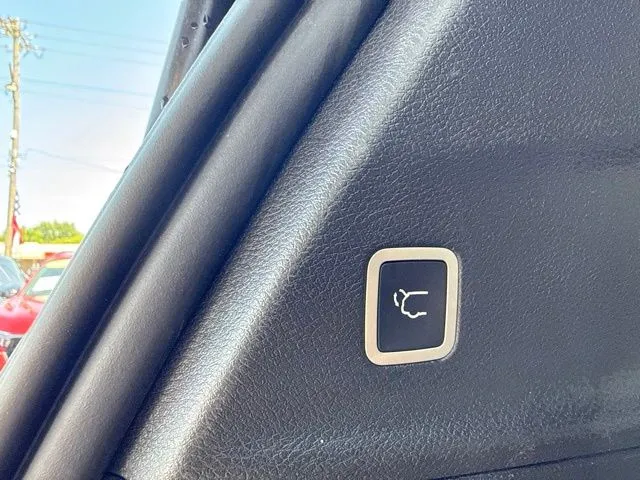 Chrysler Pacifica photo 17