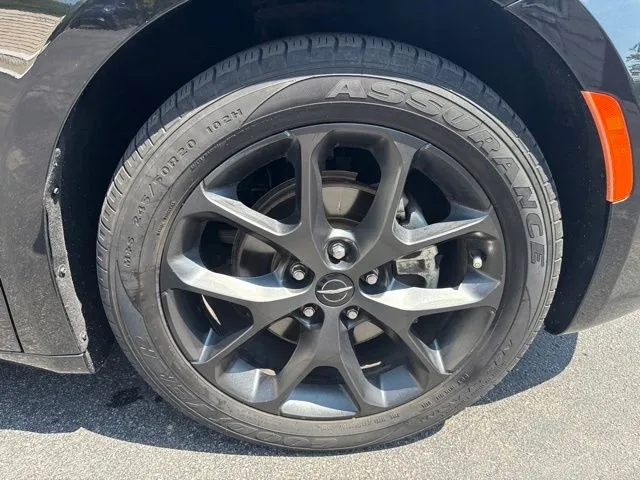 Chrysler Pacifica photo 23