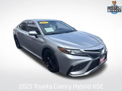 Silver 2021 Toyota Camry Hybrid XSE for sale in Milwaukee, WI