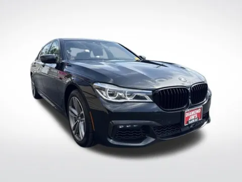 Black 2019 BMW 7 Series 750i xDrive for sale in Milwaukee, WI