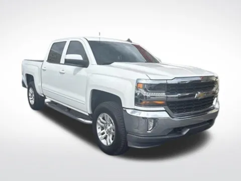 White 2018 Chevrolet Silverado 1500 LT for sale in Milwaukee, WI
