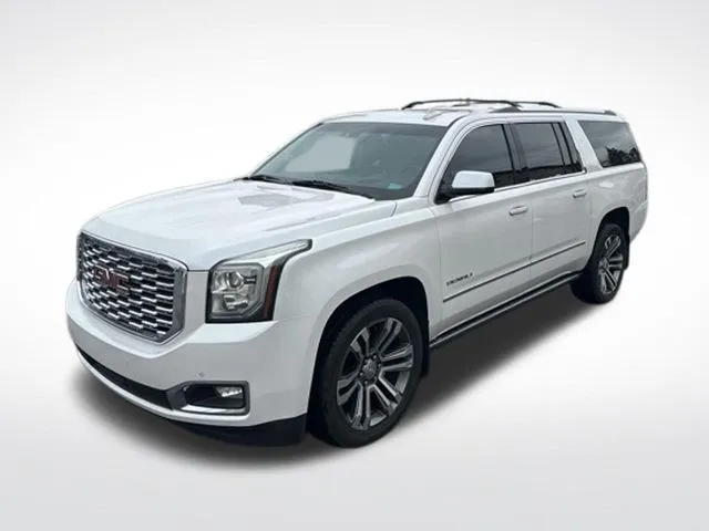White 2018 GMC Yukon XL Denali for sale in Milwaukee, WI