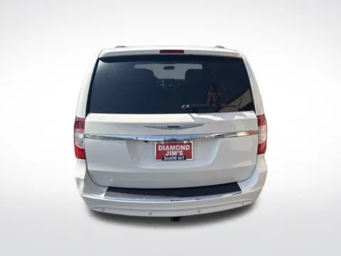 More photos of 2013 Chrysler Town & Country Touring-L at Diamond Jim's Motor Cars, WI