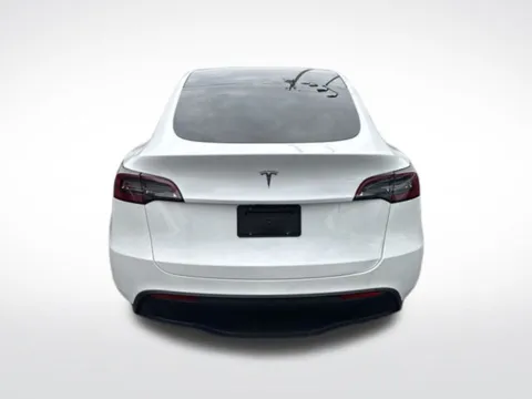 More photos of 2024 Tesla Model Y Long Range at Diamond Jim's Motor Cars, WI