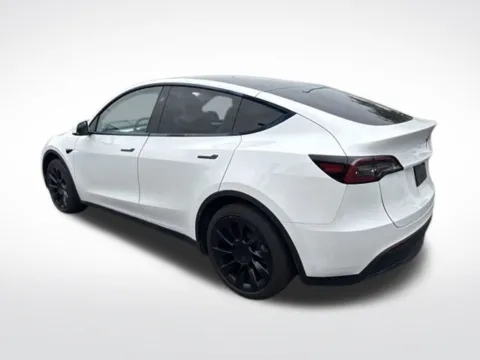 More photos of 2024 Tesla Model Y Long Range at Diamond Jim's Motor Cars, WI