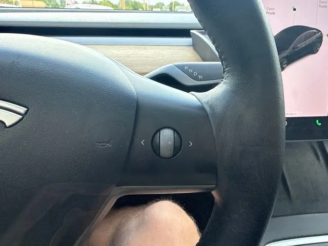 Tesla Model 3 photo 26