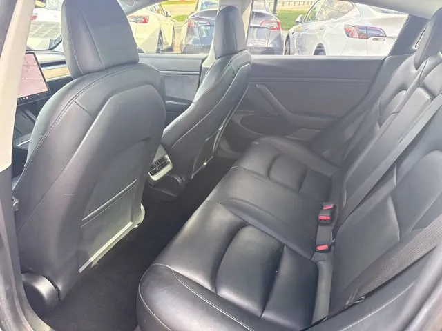 Tesla Model 3 photo 14