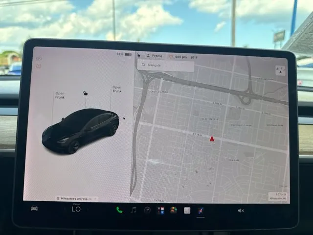 Tesla Model 3 photo 27