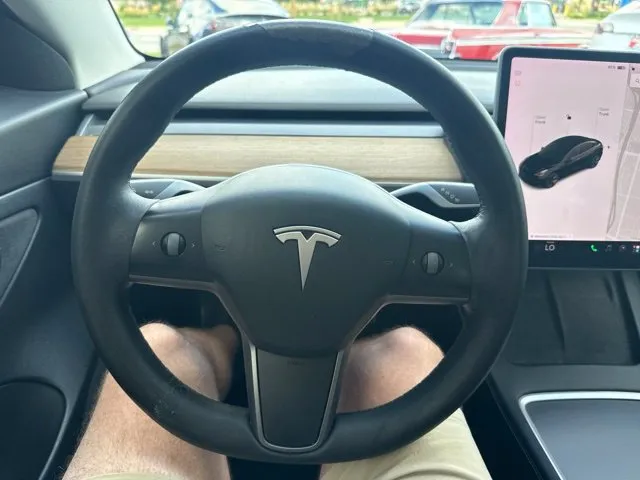 Tesla Model 3 photo 24