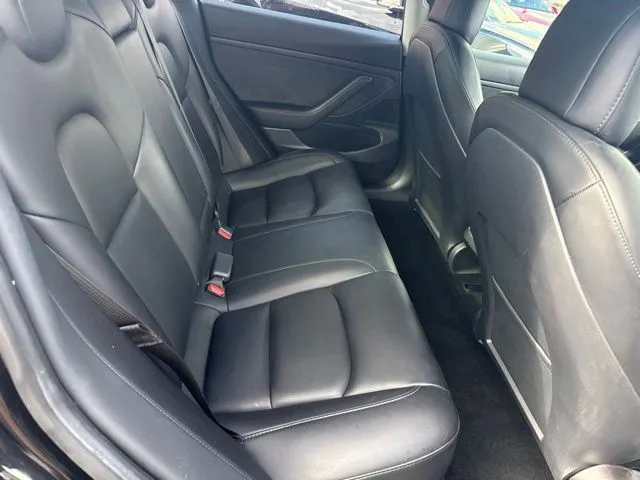 Tesla Model 3 photo 19