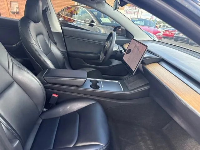 Tesla Model 3 photo 21