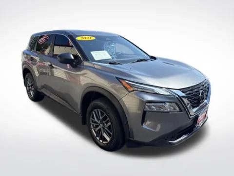 Gray 2021 Nissan Rogue S for sale in Milwaukee, WI