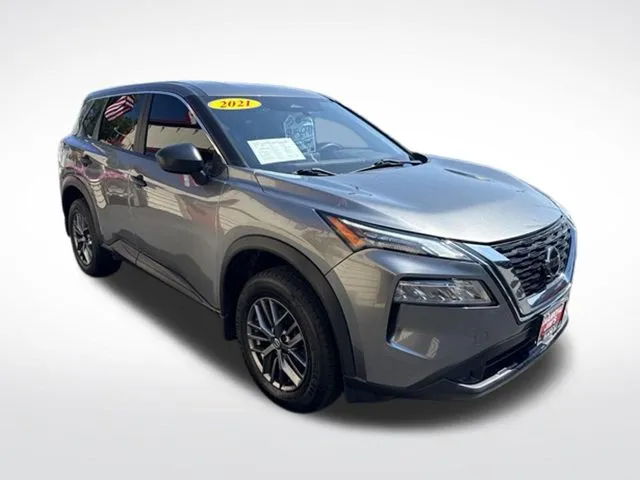 Gray 2021 Nissan Rogue S for sale in Milwaukee, WI