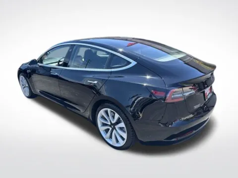 More photos of 2018 Tesla Model 3 Mid Range at Diamond Jim's Motor Cars, WI