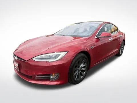 More photos of 2020 Tesla Model S Long Range Plus at Diamond Jim's Motor Cars, WI