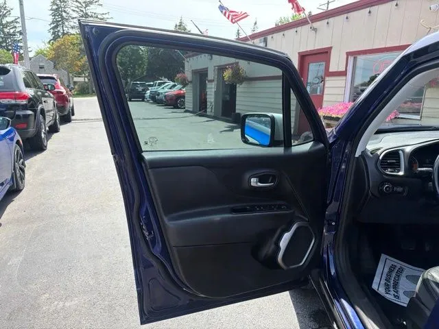 Jeep Renegade photo 16