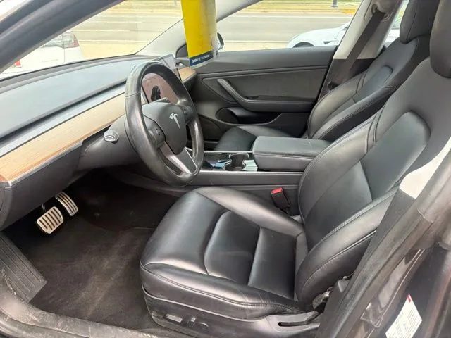 Tesla Model 3 photo 12