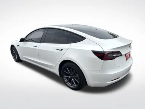 More photos of 2022 Tesla Model 3 Long Range at Diamond Jim's Motor Cars, WI