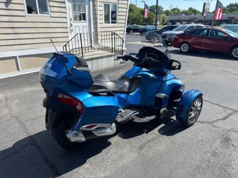 Another view of 2018 Can-Am Spyder for sale in Milwaukee, WI at Diamond Jim's Motor Cars