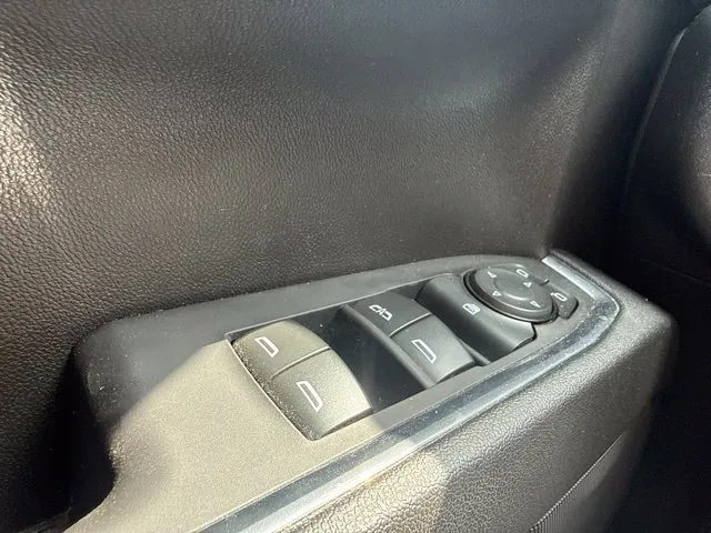 Chevrolet Silverado photo 25