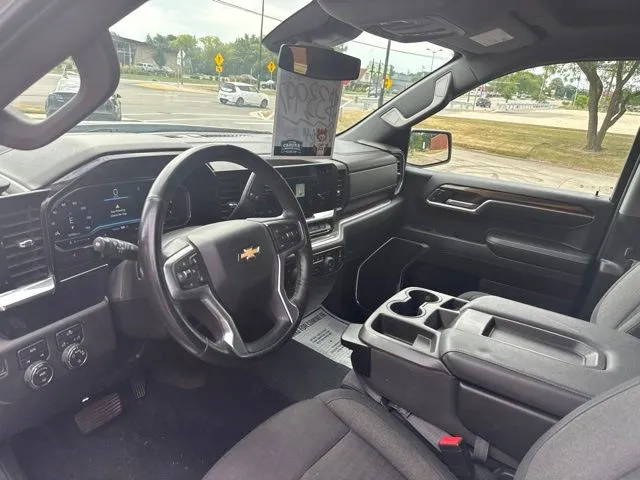 Chevrolet Silverado photo 11