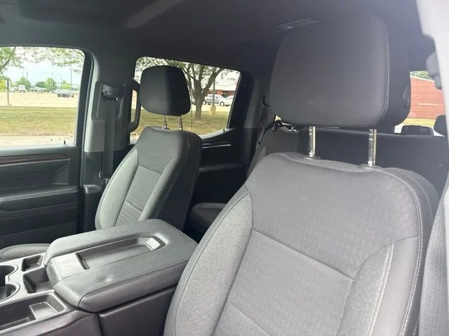 Chevrolet Silverado photo 10