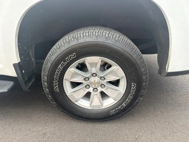 Chevrolet Silverado photo 14