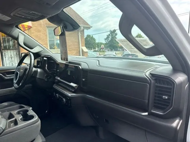 Chevrolet Silverado photo 18
