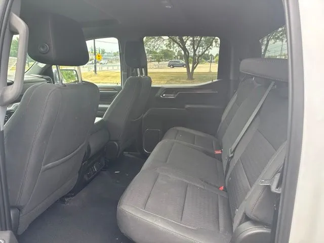 Chevrolet Silverado photo 13