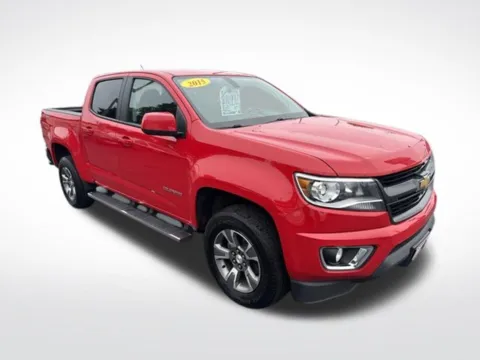 Red 2015 Chevrolet Colorado Z71 for sale in Milwaukee, WI