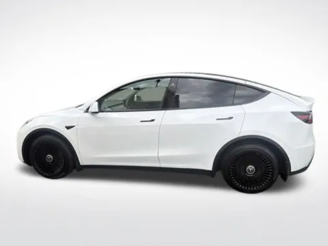 Photos of 2021 Tesla Model Y Long Range for sale in Milwaukee, WI at Diamond Jim's Motor Cars