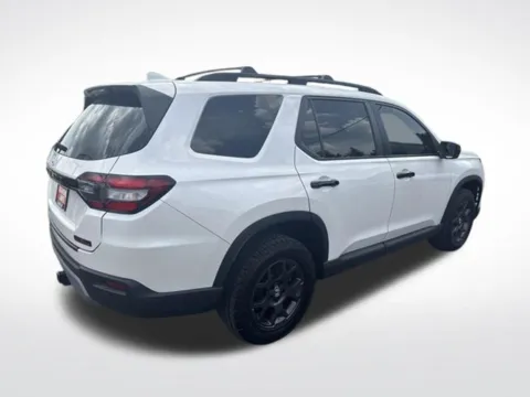 Another view of 2024 Honda Pilot TrailSport for sale in Milwaukee, WI at Diamond Jim's Motor Cars