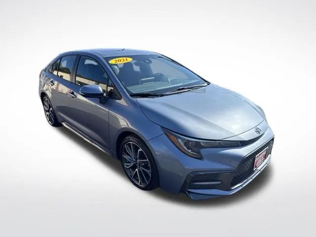 Gray 2021 Toyota Corolla SE for sale in Milwaukee, WI